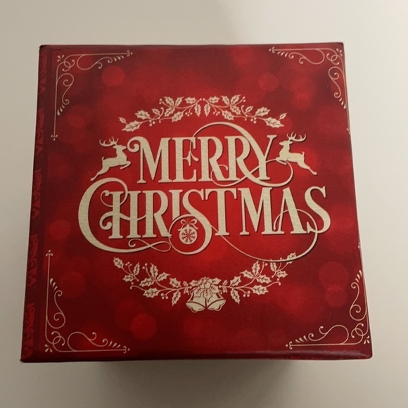 SNOW Woman Snow-globe Christmas Around the World - Picture 12 of 12